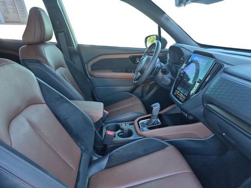 Used 2025 Subaru Forester Touring w/ Popular Package - Touring AWD/4WD image 17