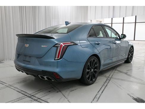 Used 2023 Cadillac CT4 V w/ LPO, ONYX Package image 7