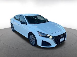 Used 2025 Nissan Altima 2.5 SV video 1