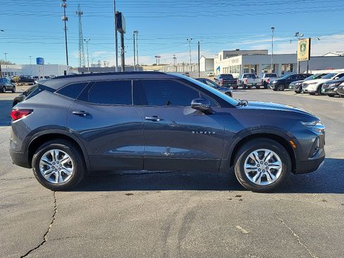 Used 2022 Chevrolet Blazer LT image 2