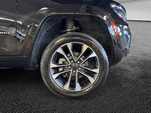 Used 2023 Jeep Grand Cherokee Overland AWD/4WD image 11