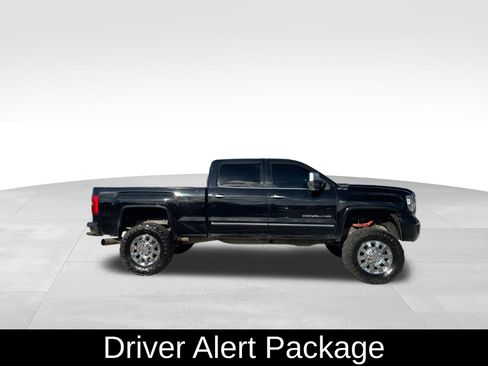 Used 2015 GMC Sierra 2500 Denali w/ Duramax Plus Package image 4