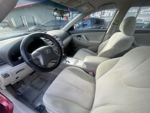 Used 2011 Toyota Camry LE FWD image 10