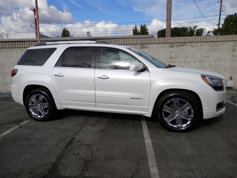 Used 2016 GMC Acadia Denali image 3