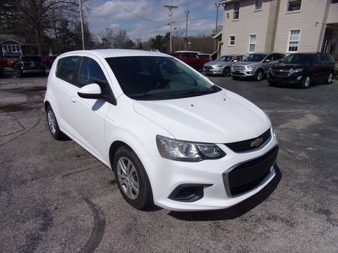 Used 2017 Chevrolet Sonic LT image 6