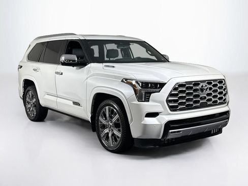 Used 2026 Toyota Sequoia Capstone AWD/4WD image 7