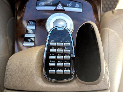 Used 2010 Mercedes-Benz S 550 4MATIC image 31