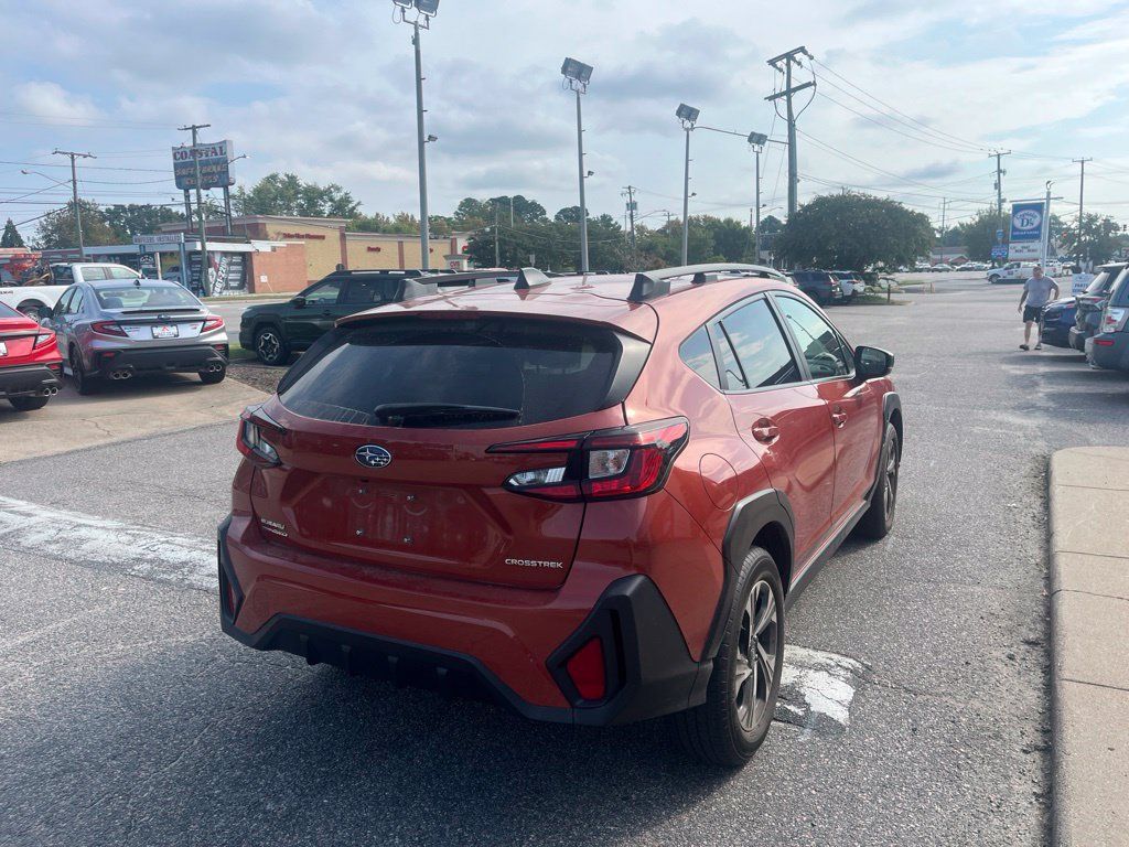 Used 2024 Subaru Crosstrek 2.0i Premium AWD/4WD image 4