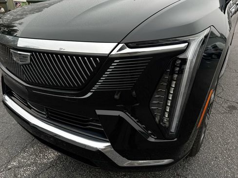 Used 2025 Cadillac Escalade IQ Luxury 2 AWD/4WD image 10