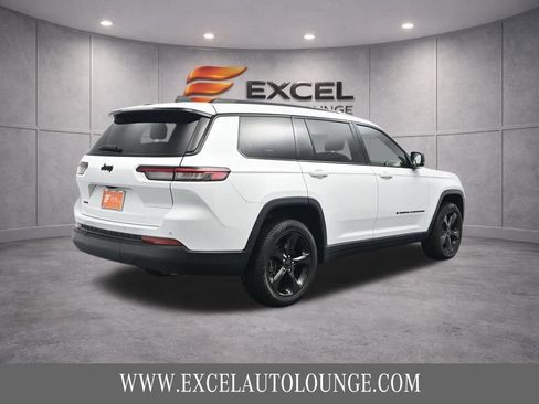 Used 2023 Jeep Grand Cherokee L Laredo AWD/4WD image 9