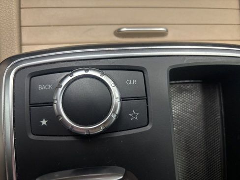 Used 2013 Mercedes-Benz ML 350 4MATIC image 24