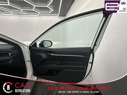 Used 2022 Toyota Camry SE FWD image 42