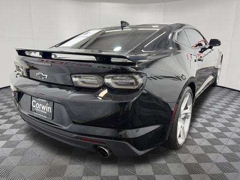 Used 2021 Chevrolet Camaro SS RWD image 8