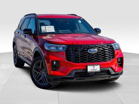 Used 2025 Ford Explorer ST-Line w/ ST-Line Street Pack AWD/4WD image 2