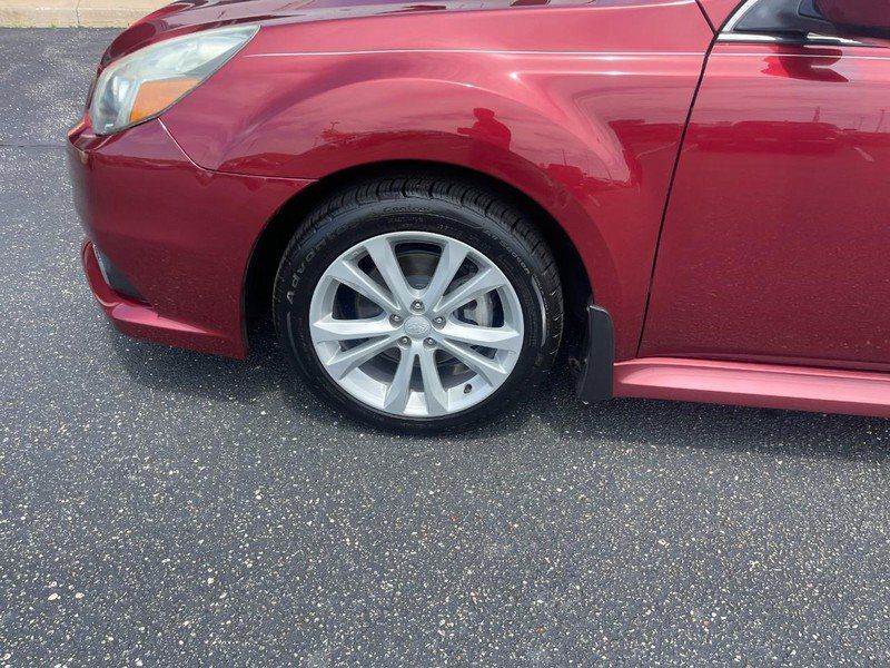 Used 2013 Subaru Legacy 2.5i Premium AWD/4WD image 6