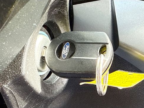 Used 2018 Ford Escape SEL w/ Ford Safe & Smart Package FWD image 9