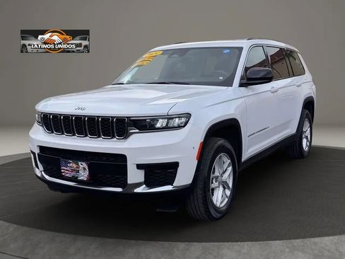 Used 2024 Jeep Grand Cherokee L Laredo image 3
