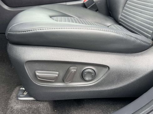 Used 2025 Toyota Highlander XSE AWD/4WD image 20