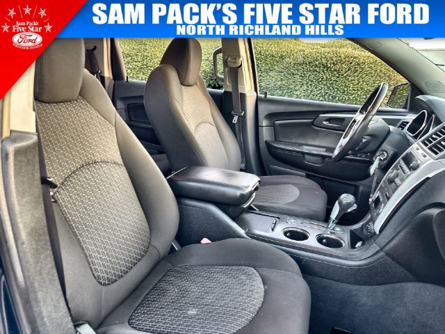 Used 2009 Chevrolet Traverse LT w/ California Edition Package FWD image 32