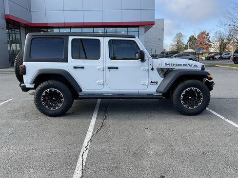 Used 2022 Jeep Wrangler Unlimited Sport image 7