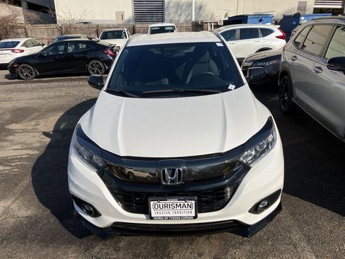 Used 2021 Honda HR-V Sport image 2