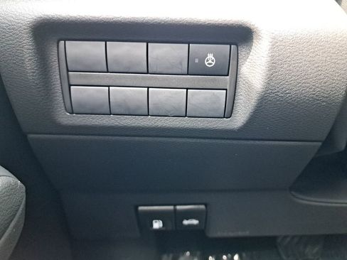 Used 2021 Nissan Kicks SR w/ SR Premium Package FWD image 30