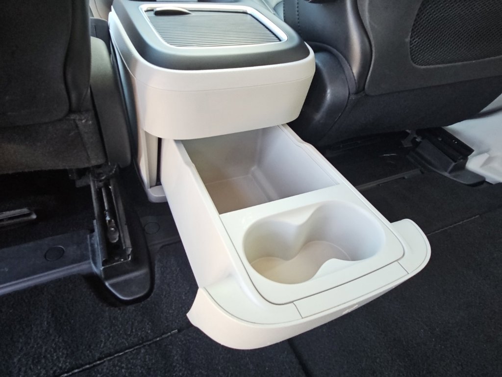 Used 2024 Chrysler Pacifica Touring-L FWD image 22