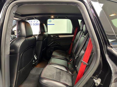 Used 2017 Porsche Cayenne GTS AWD/4WD image 33
