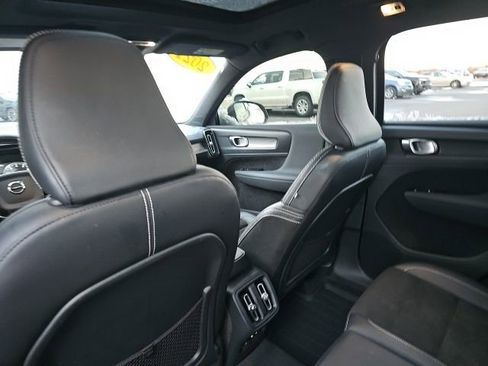 Used 2021 Volvo XC40 T5 R-Design w/ Advanced Package image 37