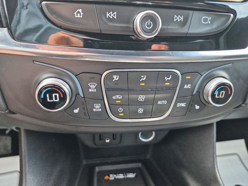 Used 2023 Chevrolet Traverse LT w/ LPO, Floor Liner Package AWD/4WD image 23