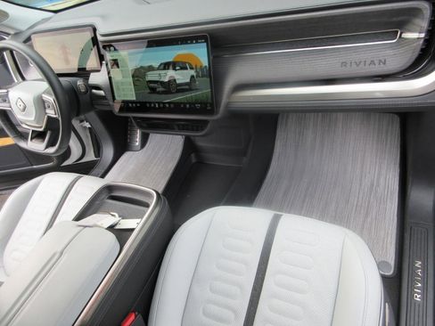 Used 2023 Rivian R1S Launch Edition image 30