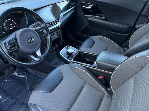 Used 2020 Kia Niro EX image 4