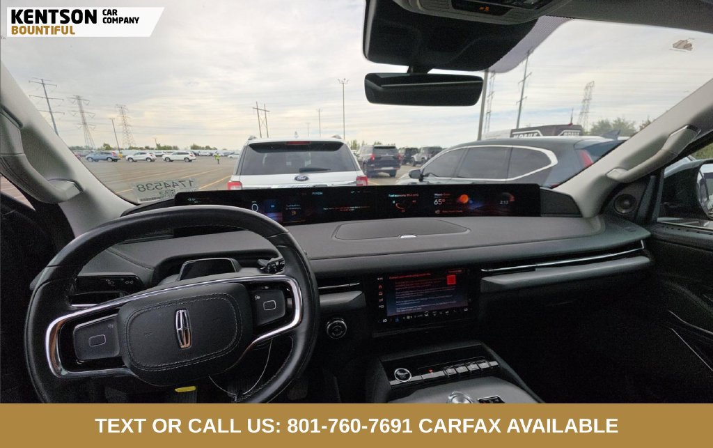 Used 2025 Lincoln Navigator Reserve AWD/4WD image 5