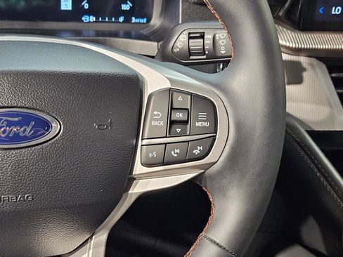 Used 2025 Ford Explorer Active w/ Active Comfort Package AWD/4WD image 29