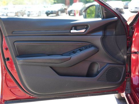 Used 2020 Nissan Altima 2.5 SR w/ Premium Package AWD/4WD image 18