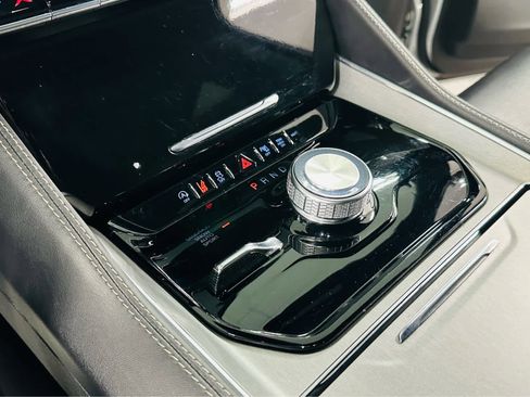 Used 2024 Jeep Wagoneer Series II image 13