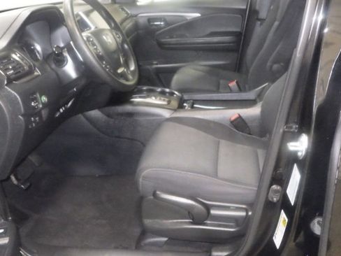 Used 2020 Honda Ridgeline Sport image 9