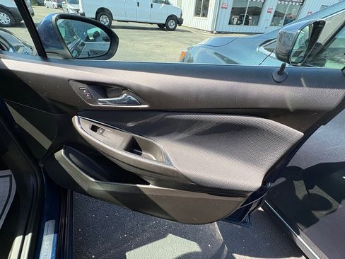 Used 2019 Chevrolet Cruze LT w/ Convenience Package FWD image 15