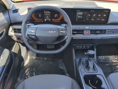 New 2025 Kia K4 LXS image 14
