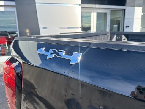 New 2026 GMC Sierra 1500 SLT w/ SLT Convenience Package image 12