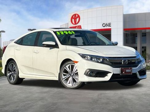 Used 2017 Honda Civic EX-T image 2
