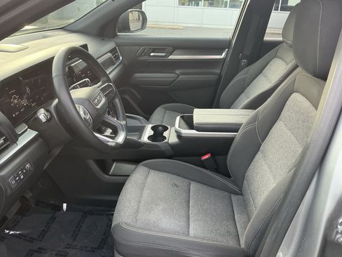 Used 2025 GMC Terrain Elevation AWD/4WD image 10
