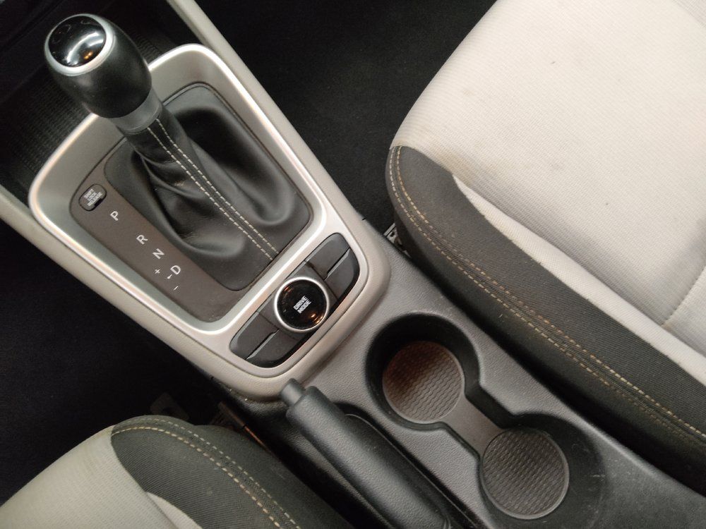 Used 2023 Hyundai Venue SEL FWD image 26