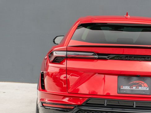 Used 2023 Lamborghini Urus S AWD/4WD image 46