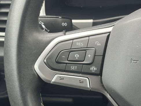 Used 2022 Volkswagen Atlas Cross Sport SE w/ Panoramic Sunroof Package image 22