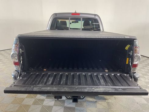 Used 2015 Toyota Tacoma 4x4 Access Cab V6 w/ SR5 Package image 17