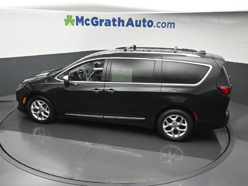 Used 2020 Chrysler Pacifica Limited FWD image 24