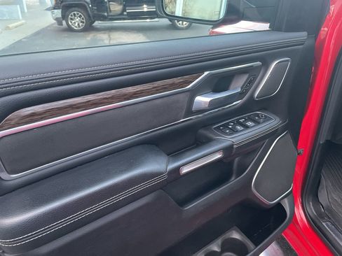 Used 2019 RAM 1500 Laramie AWD/4WD image 11
