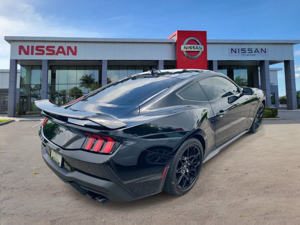 Used 2025 Ford Mustang GT w/ GT Performance Package RWD image 2