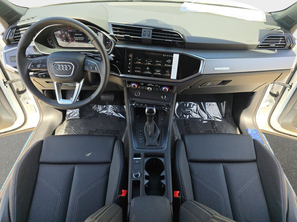 Certified 2025 Audi Q3 2.0T Premium w/ Convenience Package AWD/4WD image 10